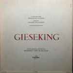Cover for album: Schumann / Grieg / Gieseking / Philharmonia Orchestra / Herbert von Karajan – Concerto En La Mineur /  Concerto En La Mineur